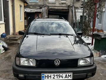 Авто Volkswagen Passat Variant 1993 № 8468282