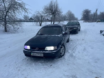 Авто Opel Vectra 1995 № 8468464