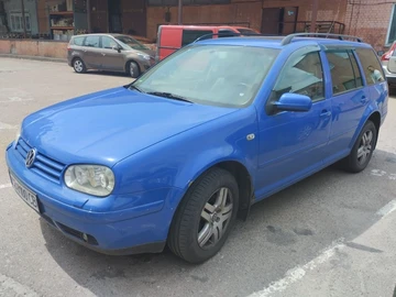 Авто Volkswagen Golf 2000 № 8468733