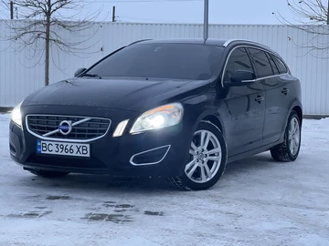 Авто Volvo V60 2011 № 8469097