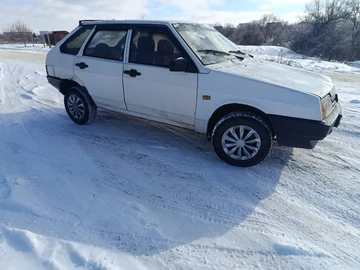 Авто ВАЗ 2109 1995 № 8469430