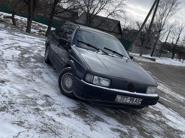 Авто Volkswagen Passat Sedan 1994 № 8470411