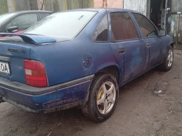 Авто Opel Vectra 1989 № 8470708