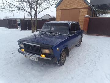 Авто ВАЗ 2107 1992 № 8471205