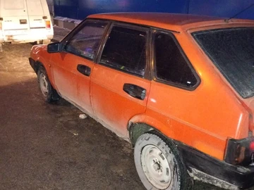 Авто ВАЗ 2109 1993 № 8471215
