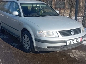 Авто Volkswagen Passat Sedan 2000 № 8471795