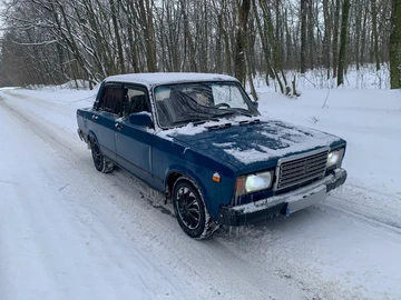 Авто ВАЗ 2107 2001 № 8472324