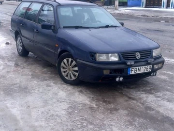 Авто Volkswagen Passat Variant 1993 № 8472913