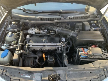 Авто Volkswagen Golf 2003 № 8473454