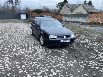 Авто Volkswagen Golf 2000 № 8473549