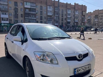 Авто Toyota Auris 2000 № 8473914
