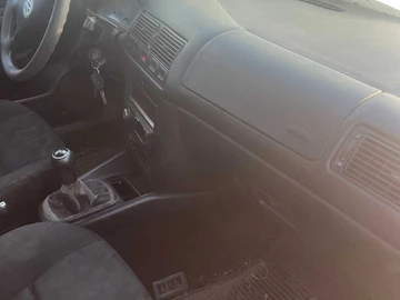Авто Volkswagen Golf 1999 № 8473956