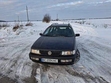 Авто Volkswagen Passat Variant 1995 № 8474216