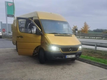 Авто Mercedes Mb 2004 № 8474349