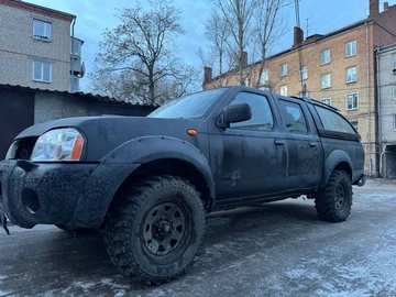 Авто Nissan Navara 2000 № 8475333