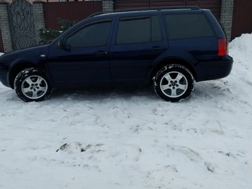 Авто Volkswagen Golf 2001 № 8475363