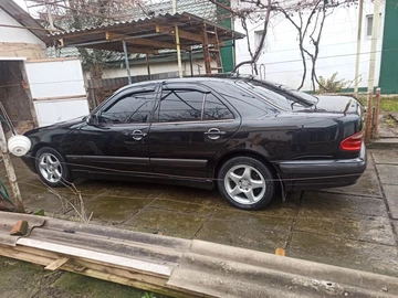 Авто Mercedes 220 2001 № 8475445