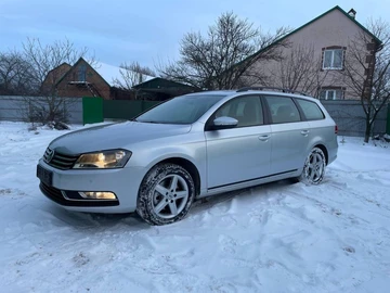 Авто Volkswagen Passat Variant 2013 № 8475830