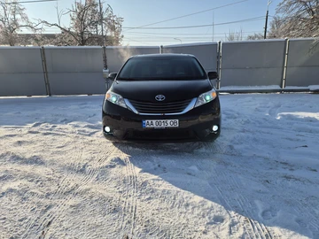 Авто Toyota Sienna 2012 № 8475934