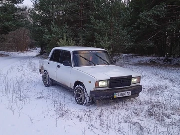 Авто ВАЗ 2107 1987 № 8476260