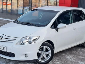 Авто Toyota Auris 2010 № 8476414