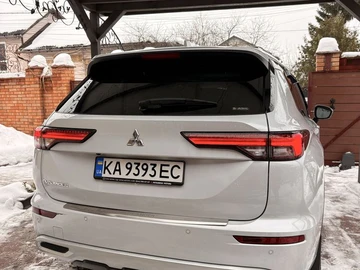 Авто Mitsubishi Outlander 2024 № 8477231