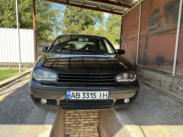Авто Volkswagen Golf 2000 № 8477233