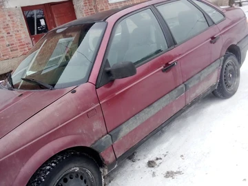 Авто Volkswagen Passat Sedan 1990 № 8477553