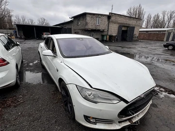 Авто Tesla Model S 2015 № 8478128