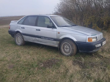 Авто Volkswagen Passat Sedan 1990 № 8478255