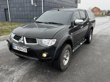 Авто Mitsubishi L 200 2013 № 8478352