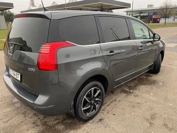 Авто Peugeot 5008 2012 № 8478767