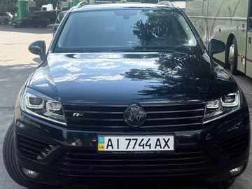 Авто Volkswagen Touareg 2018 № 8479048