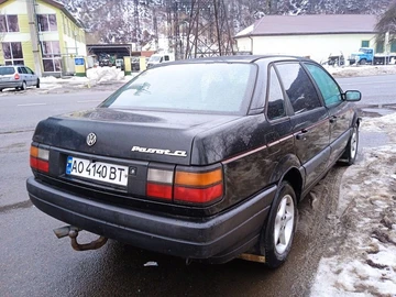 Авто Volkswagen Passat Sedan 1993 № 8479515