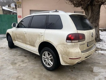 Авто Volkswagen Touareg 2009 № 8480264