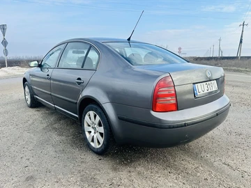 Авто Skoda Superb 2004 № 8480364