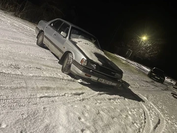 Авто Mazda 929 1987 № 8481373