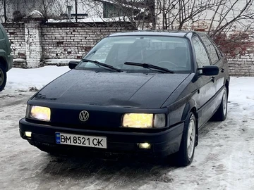Авто Volkswagen Passat Sedan 1990 № 8482046