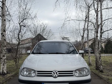 Авто Volkswagen Golf 2000 № 8482686