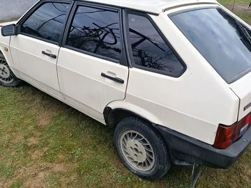 Авто ВАЗ 2109 1991 № 8482806