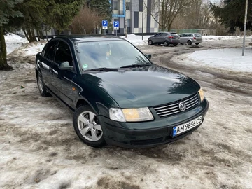 Авто Volkswagen Passat Sedan 2000 № 8482895