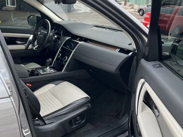 Авто Land Rover Discovery 2020 № 8482915