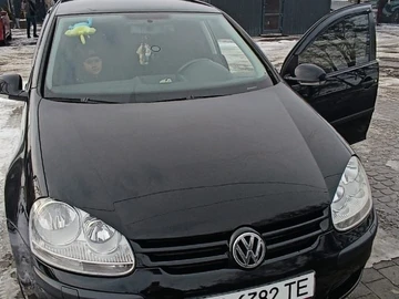 Авто Volkswagen Golf 2004 № 8482965