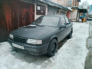 Авто Opel Vectra 1988 № 8483031