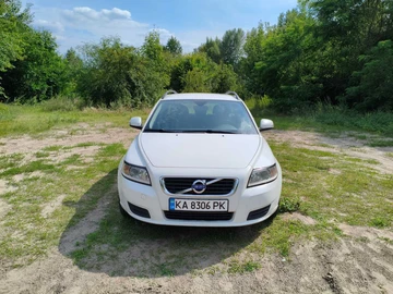 Авто Volvo V50 2010 № 8483461