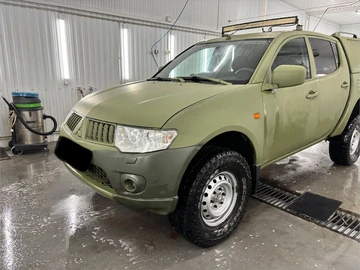 Авто Mitsubishi L 200 2011 № 8485583