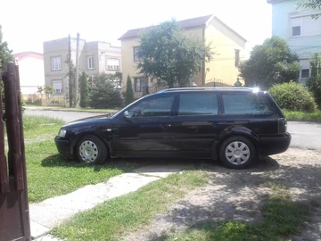 Авто Volkswagen Passat Variant 2000 № 8486214