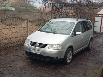 Авто Volkswagen Touran 2003 № 8487329