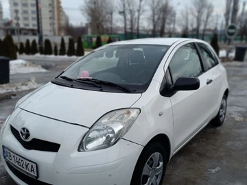Авто Toyota Yaris 2011 № 8488976