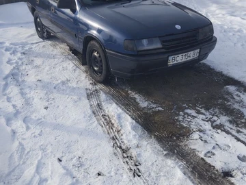Авто Opel Vectra 1993 № 8489305